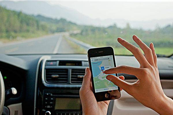 Is better car navigation than mobile phone navigation?